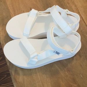White, platform Tevas Women’s size 8
